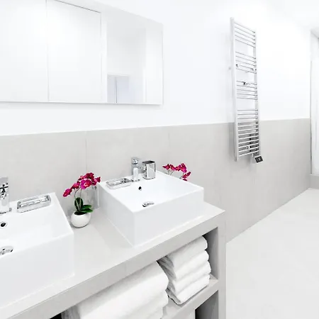 Livinparis - Luxury 4 Bedrooms Opera I Apartment *